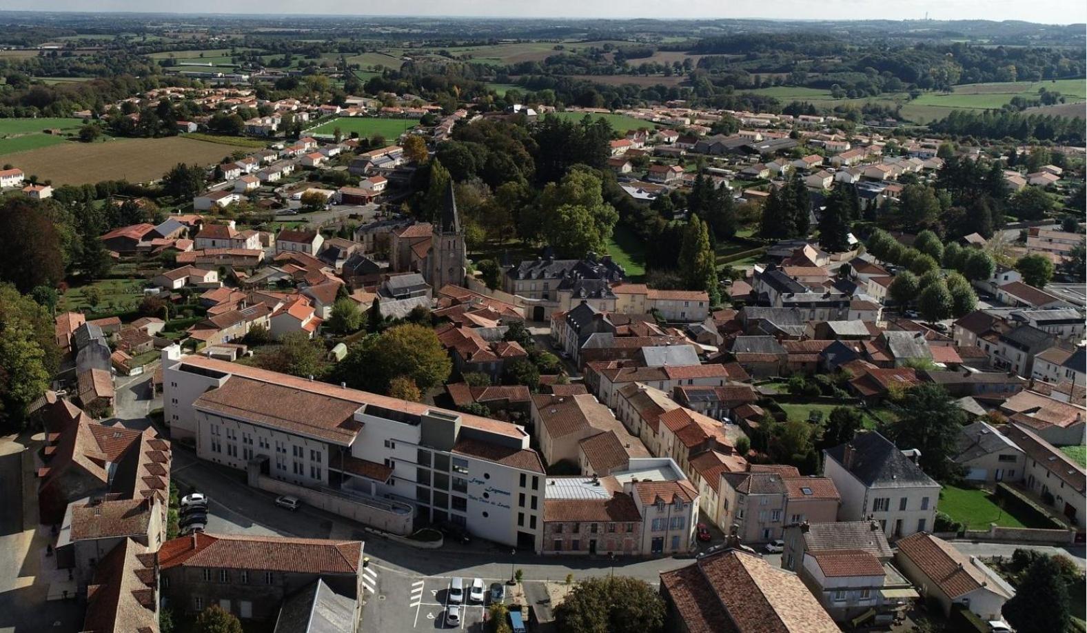 La Flocellière Gite Duguesclin מראה חיצוני תמונה